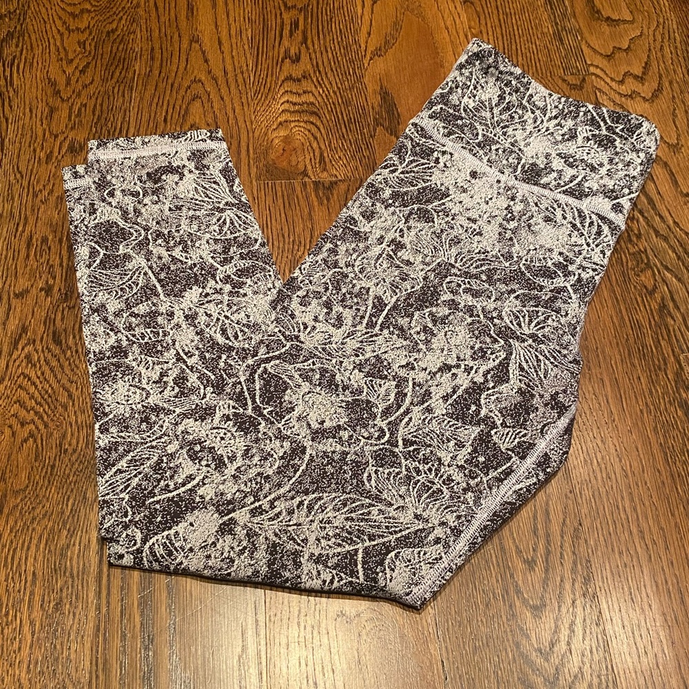 Athleta Elation Graffiti 7/8 Tight, size medium